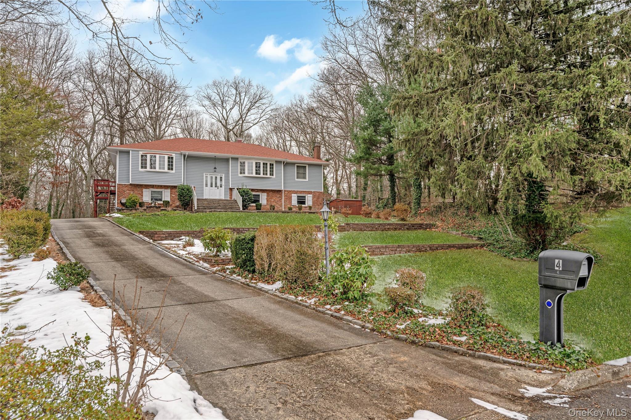 #4 photo, 4 Danville Court, सफ़ोक काउंटी Greenlawn , NY 11740