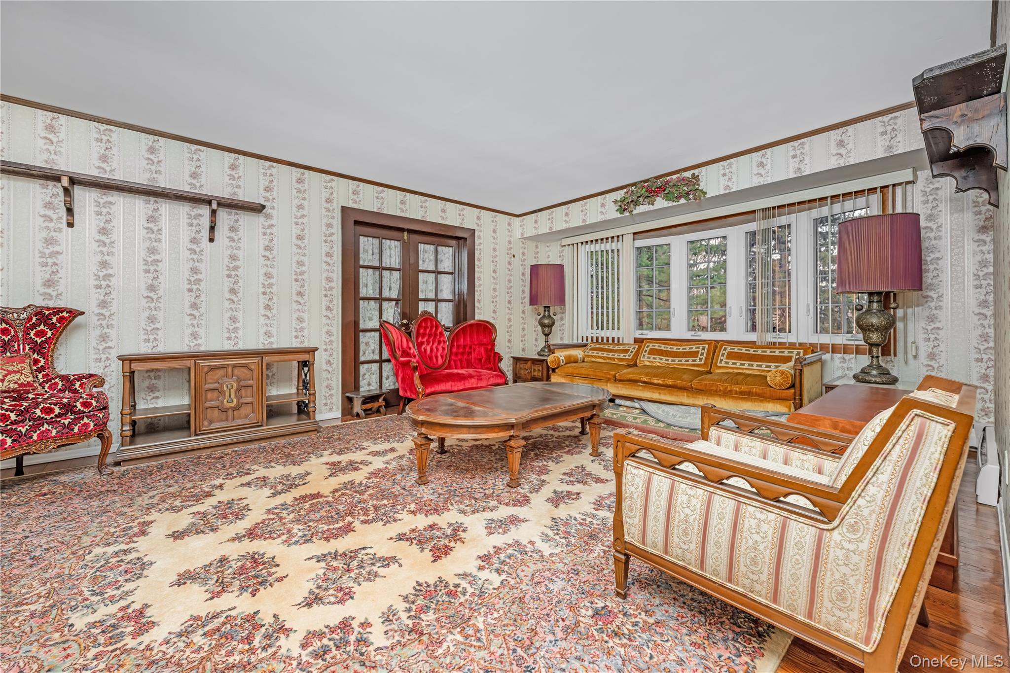 #8 photo, 4 Danville Court, सफ़ोक काउंटी Greenlawn , NY 11740