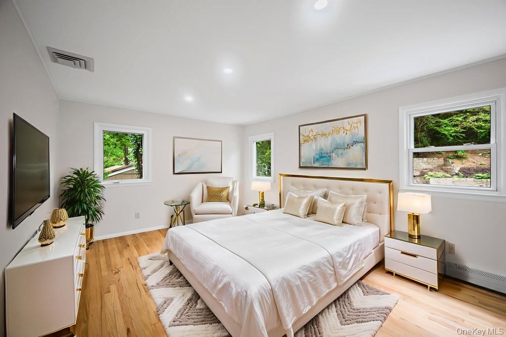 #10 photo, 26 Ravine Road, Great Neck , NY 11023