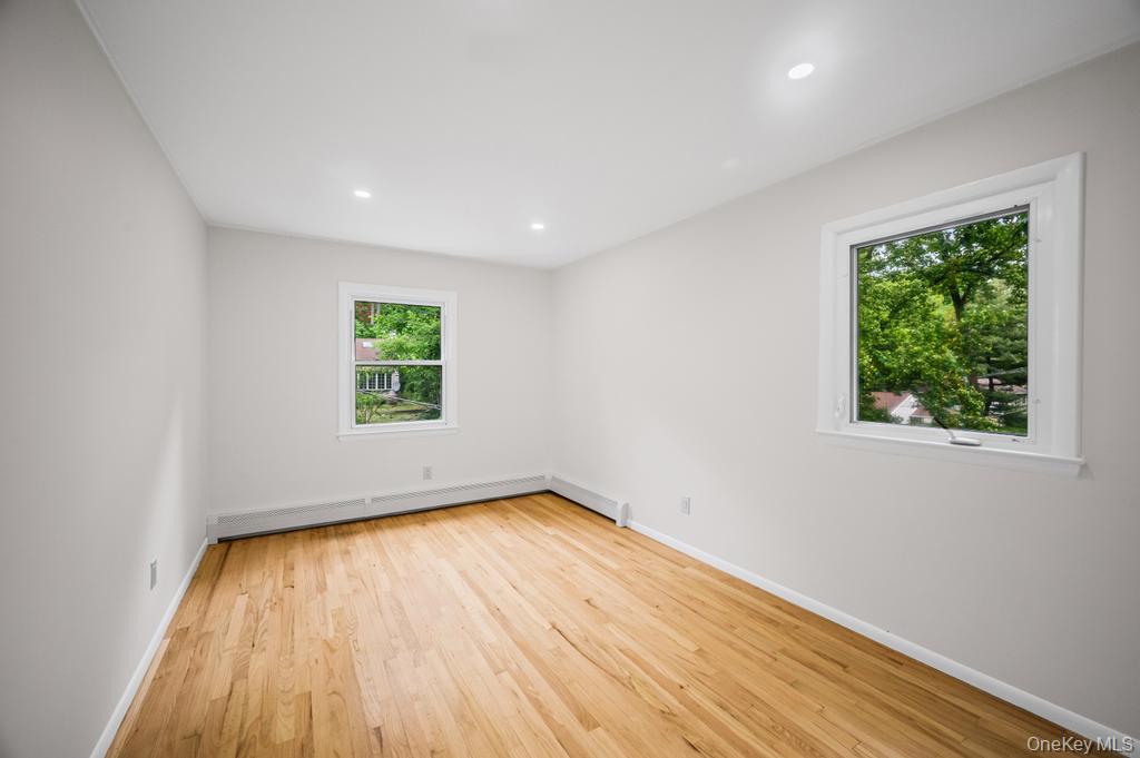 #14 photo, 26 Ravine Road, Great Neck , NY 11023