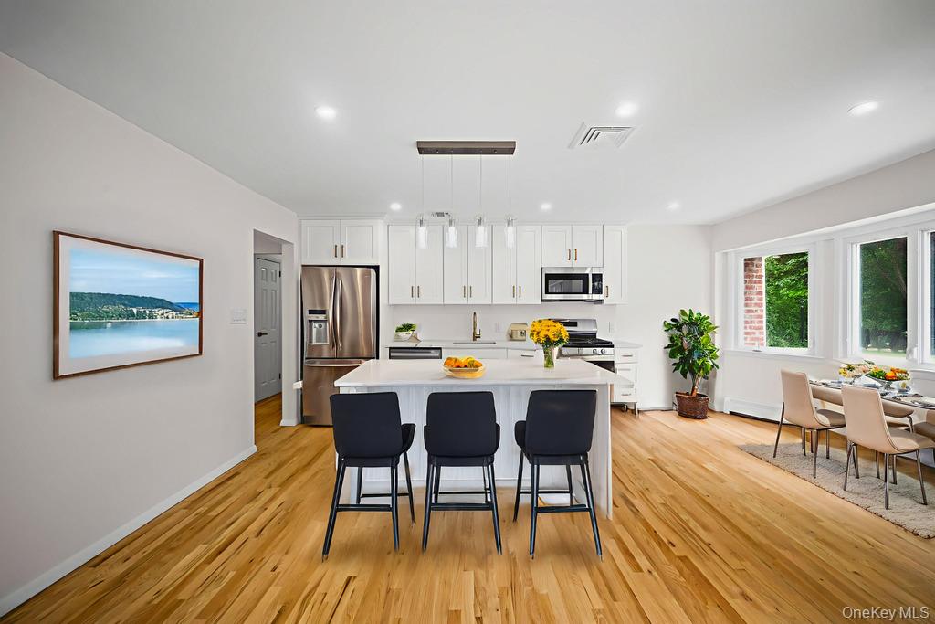 #5 photo, 26 Ravine Road, Great Neck , NY 11023