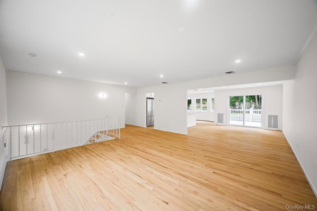 #6 photo, 26 Ravine Road, Great Neck , NY 11023