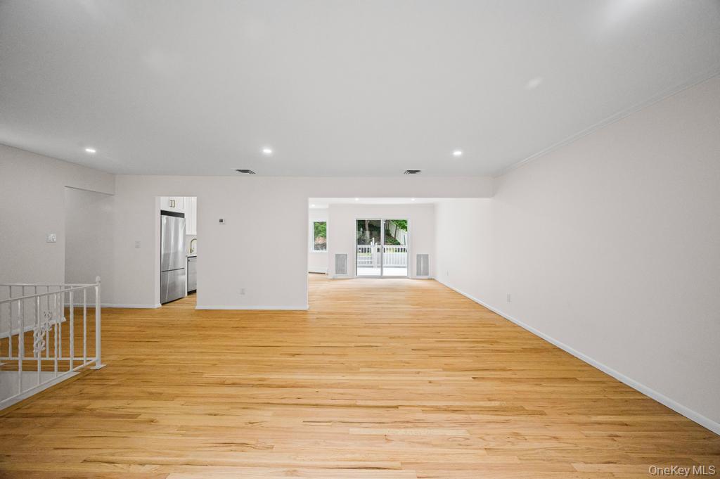 #7 photo, 26 Ravine Road, Great Neck , NY 11023