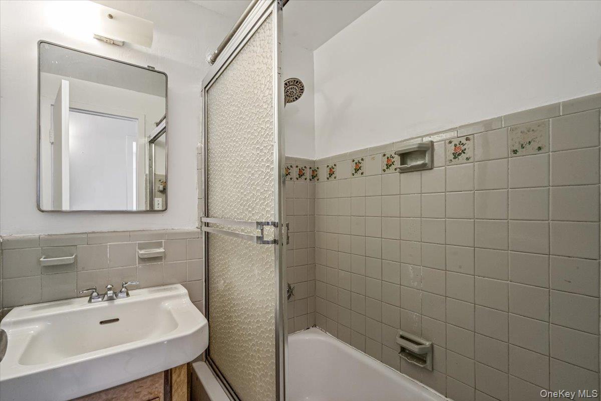 #18 photo, 7 Fordham Hill Ova, Bronx , NY 10468