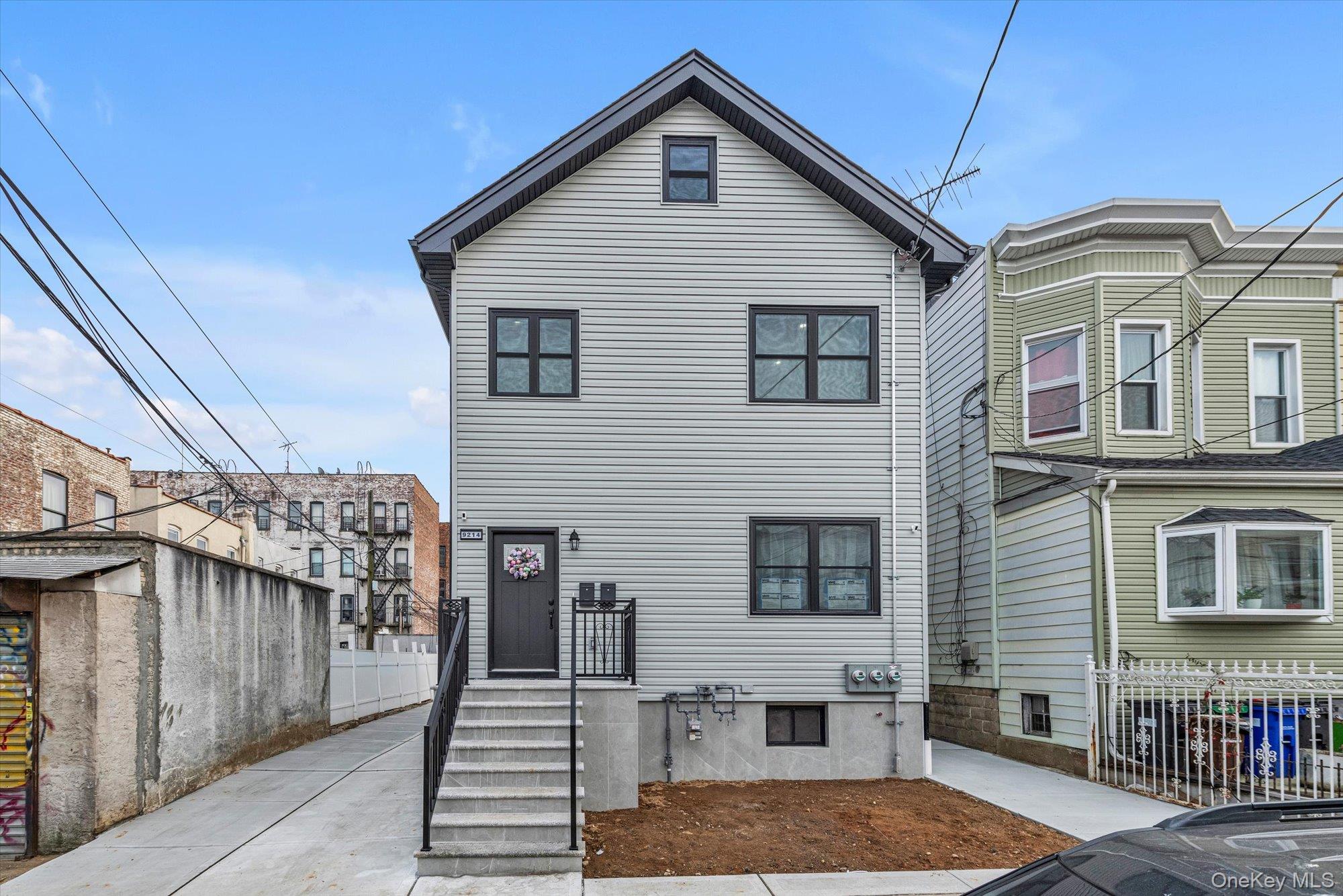 #1 photo, 9214 88th Avenue, קווינס Woodhaven , NY 11421