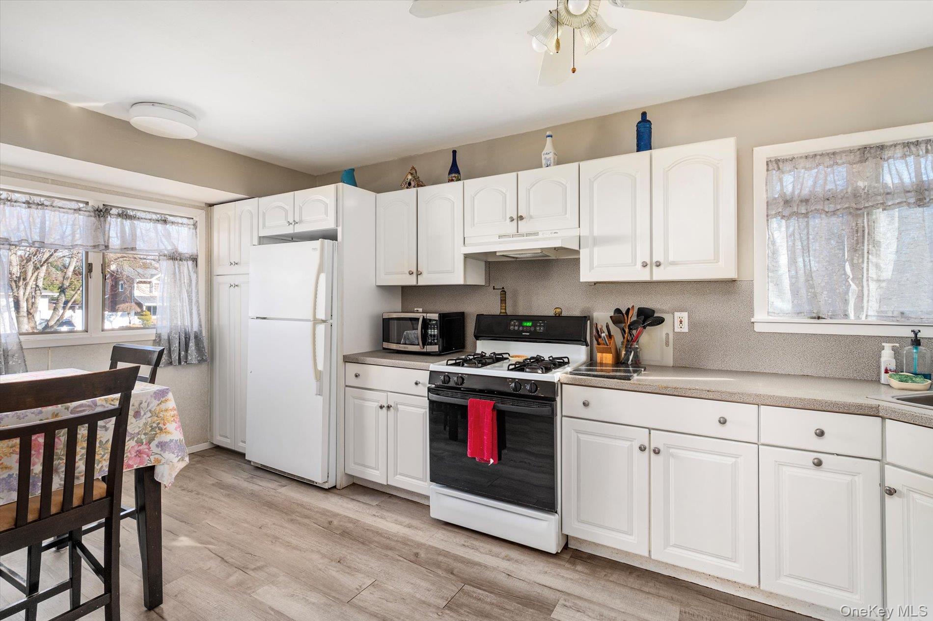 #12 photo, 1 Shawnee Lane, Commack , NY 11725