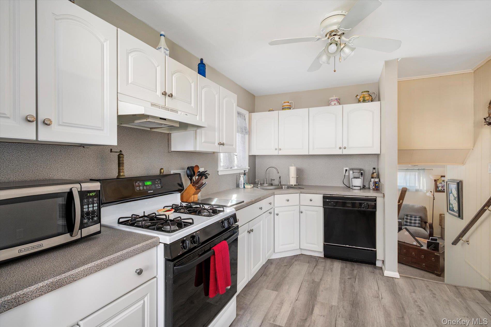 #13 photo, 1 Shawnee Lane, Commack , NY 11725