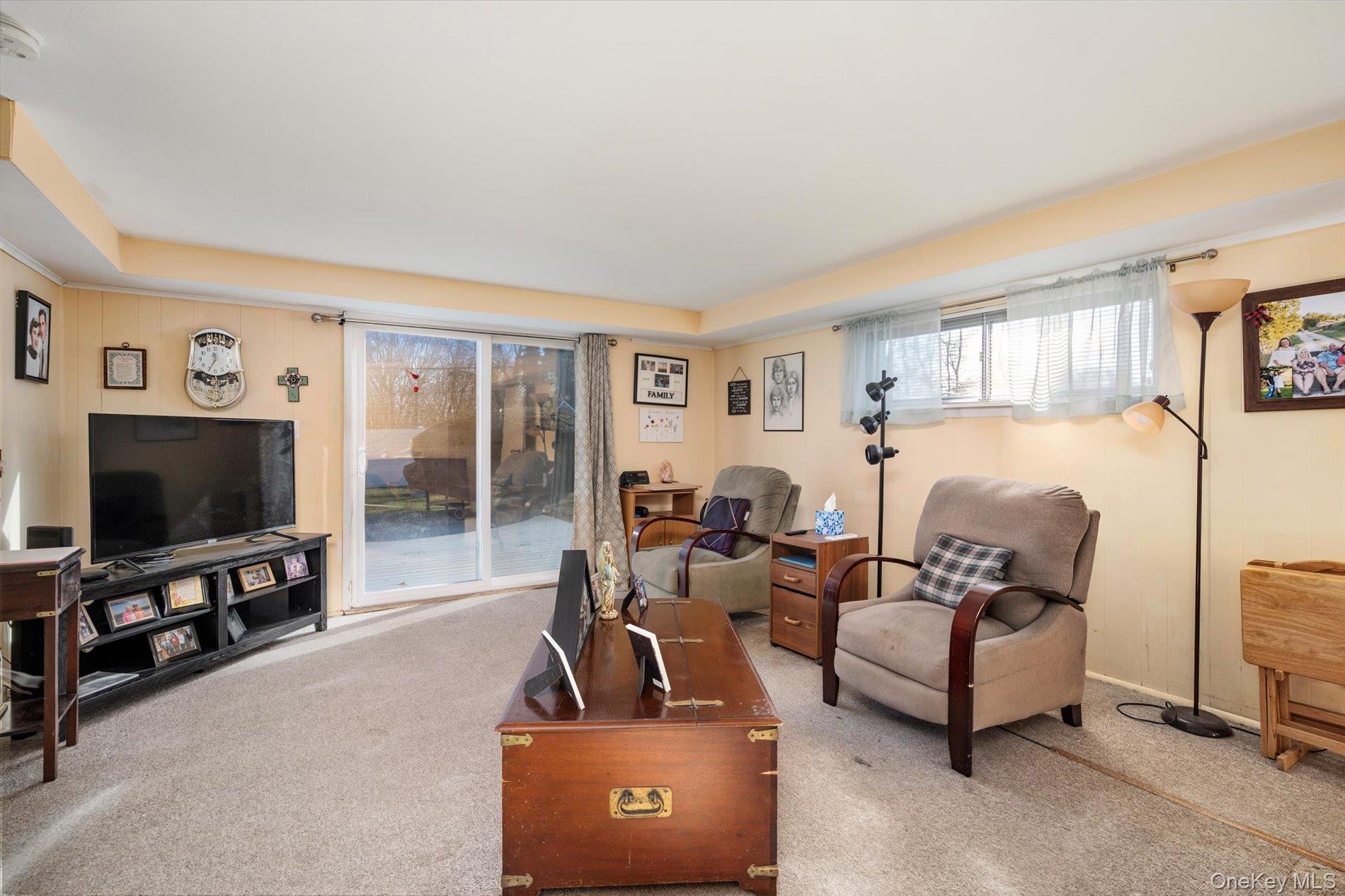 #18 photo, 1 Shawnee Lane, Commack , NY 11725