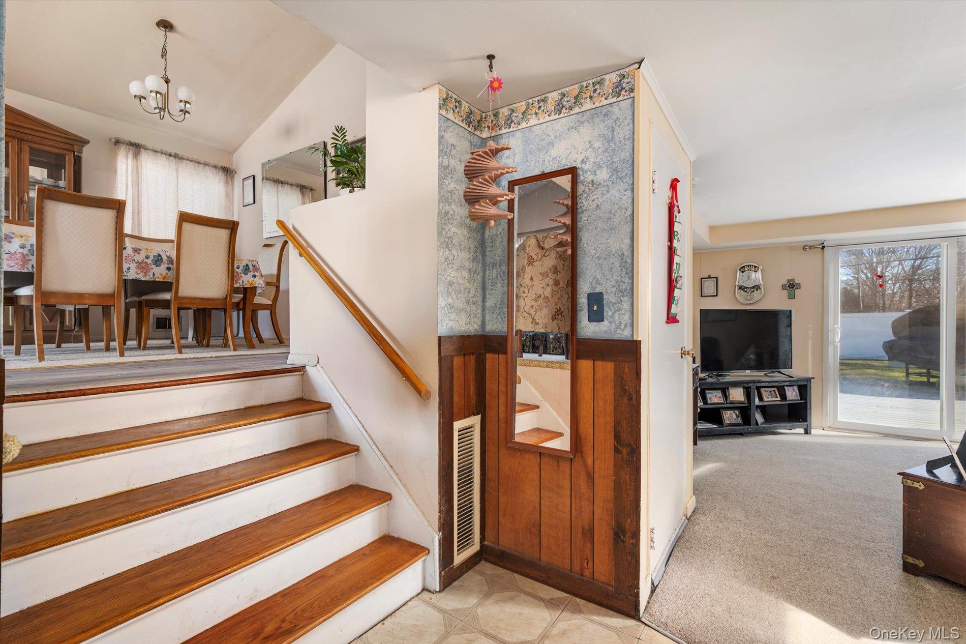 #20 photo, 1 Shawnee Lane, Commack , NY 11725