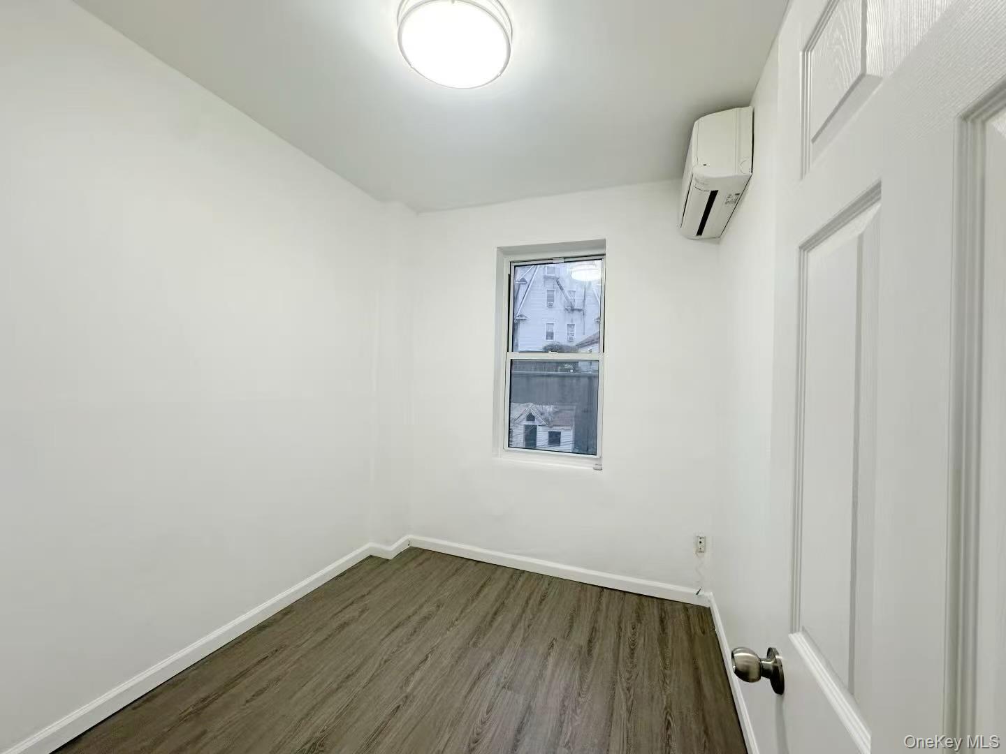 #6 photo, 16015 Hillside Avenue, Куинс ‖ Jamaica Hills , NY 11432