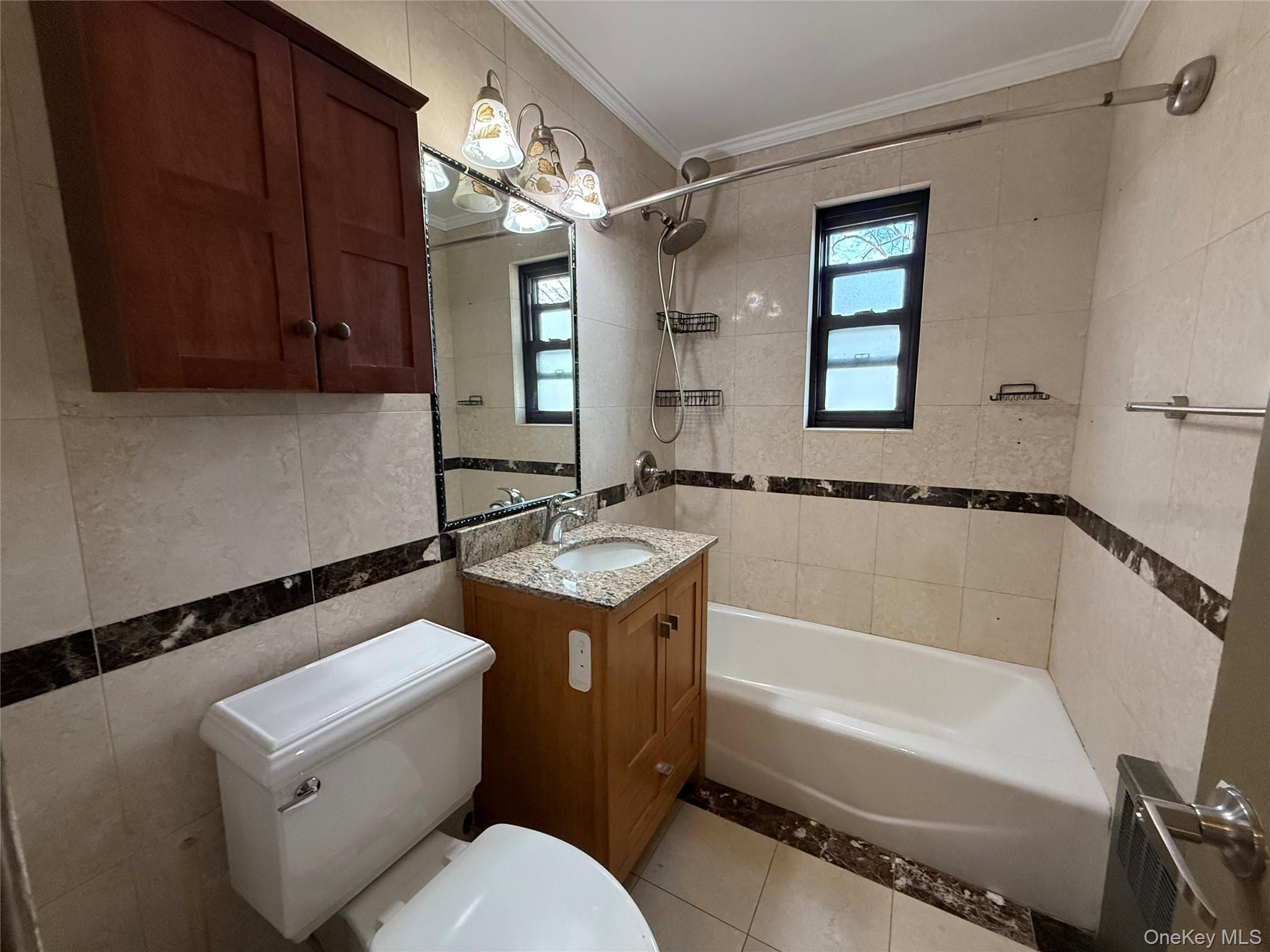 #11 photo, 40 Terrace Circle, Great Neck , NY 11021