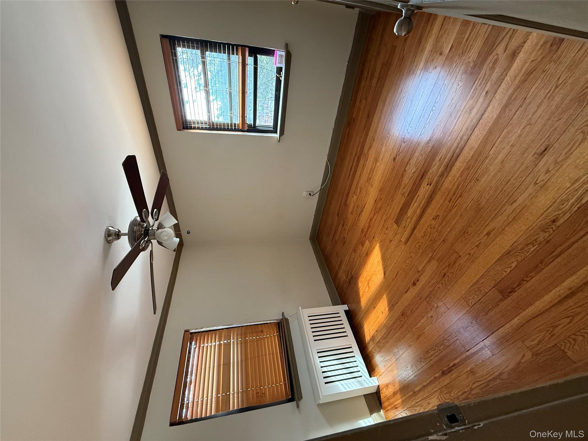 #2 photo, 40 Terrace Circle, Great Neck , NY 11021