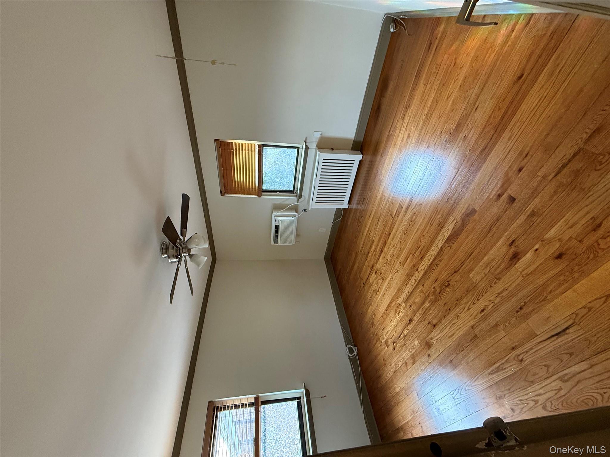 #3 photo, 40 Terrace Circle, Great Neck , NY 11021