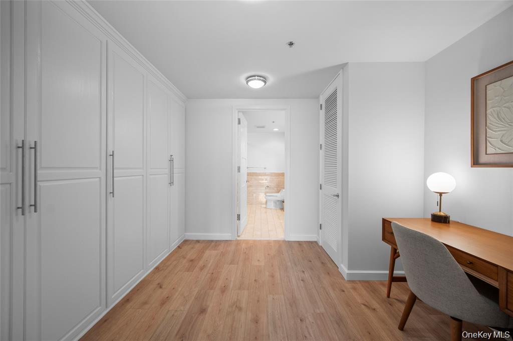 #13 photo, 1 Renaissance Square, White Plains , NY 10601