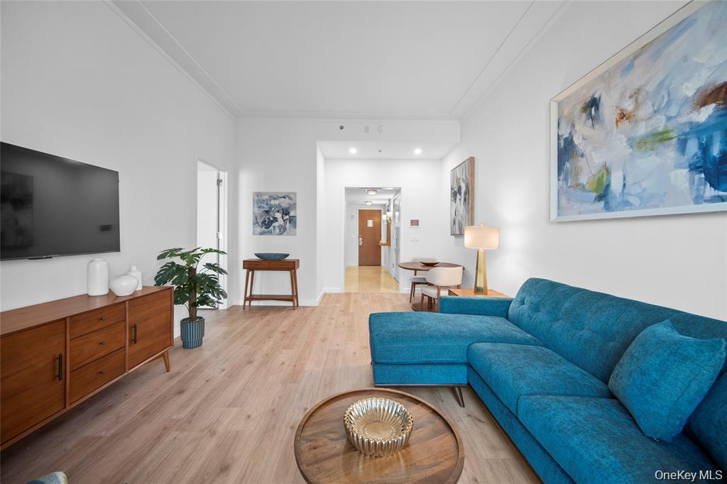 #5 photo, 1 Renaissance Square, White Plains , NY 10601