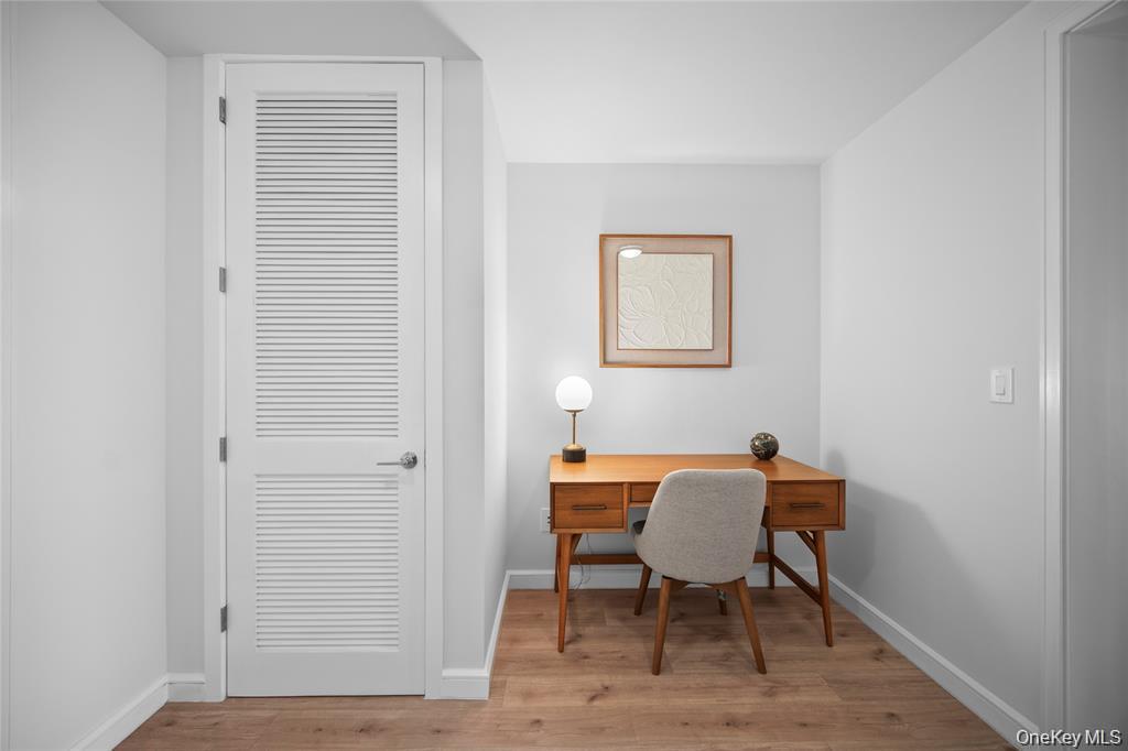 #15 photo, 1 Renaissance Square, White Plains , NY 10601