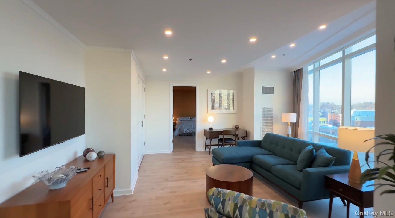 #4 photo, 1 Renaissance Square, White Plains , NY 10601