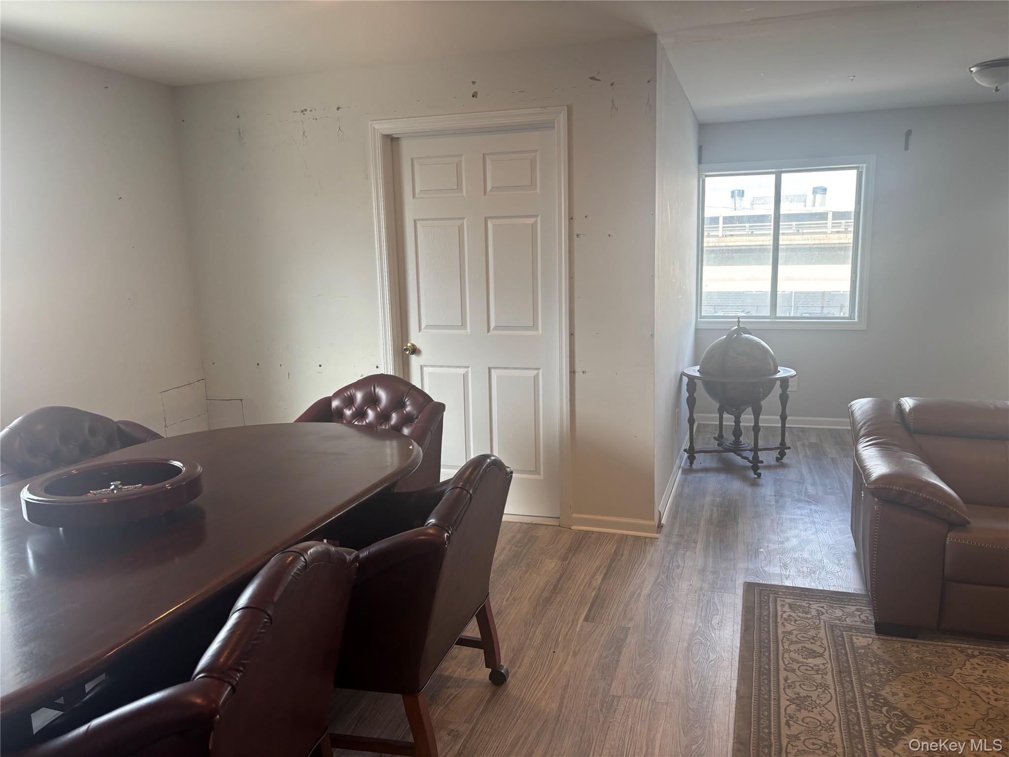 #10 photo, 521 Oak Street, Copiague , NY 11726