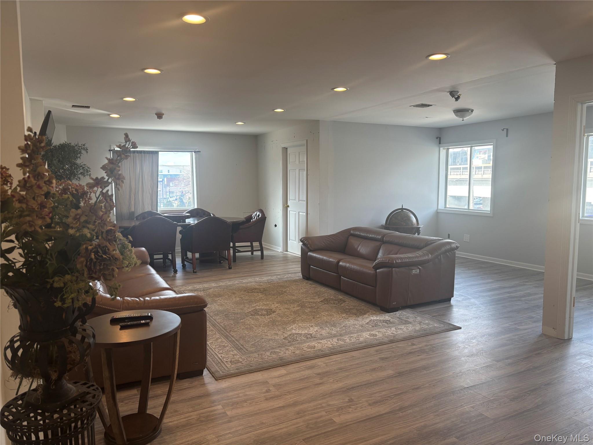 #5 photo, 521 Oak Street, Copiague , NY 11726