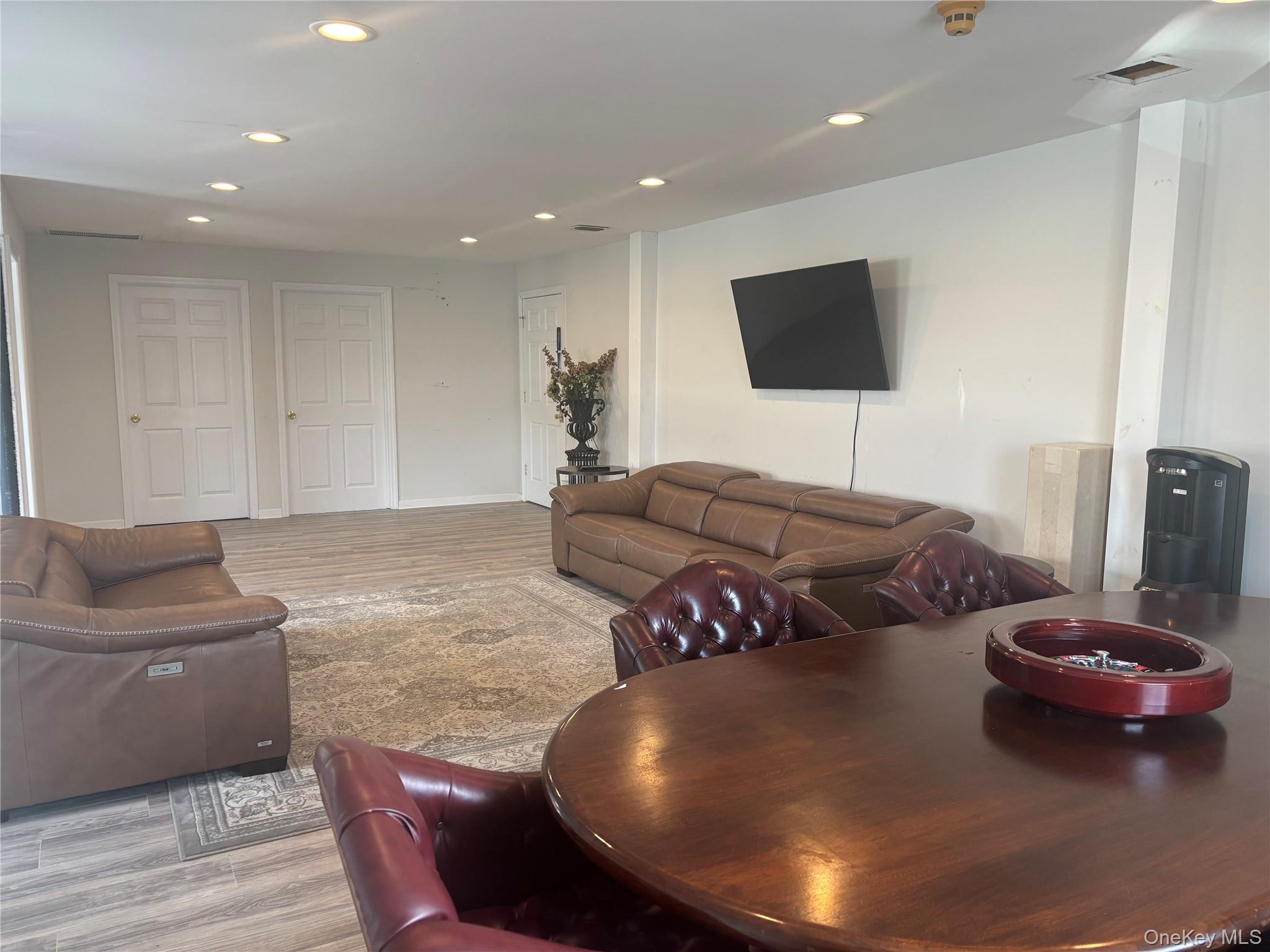 #7 photo, 521 Oak Street, Copiague , NY 11726