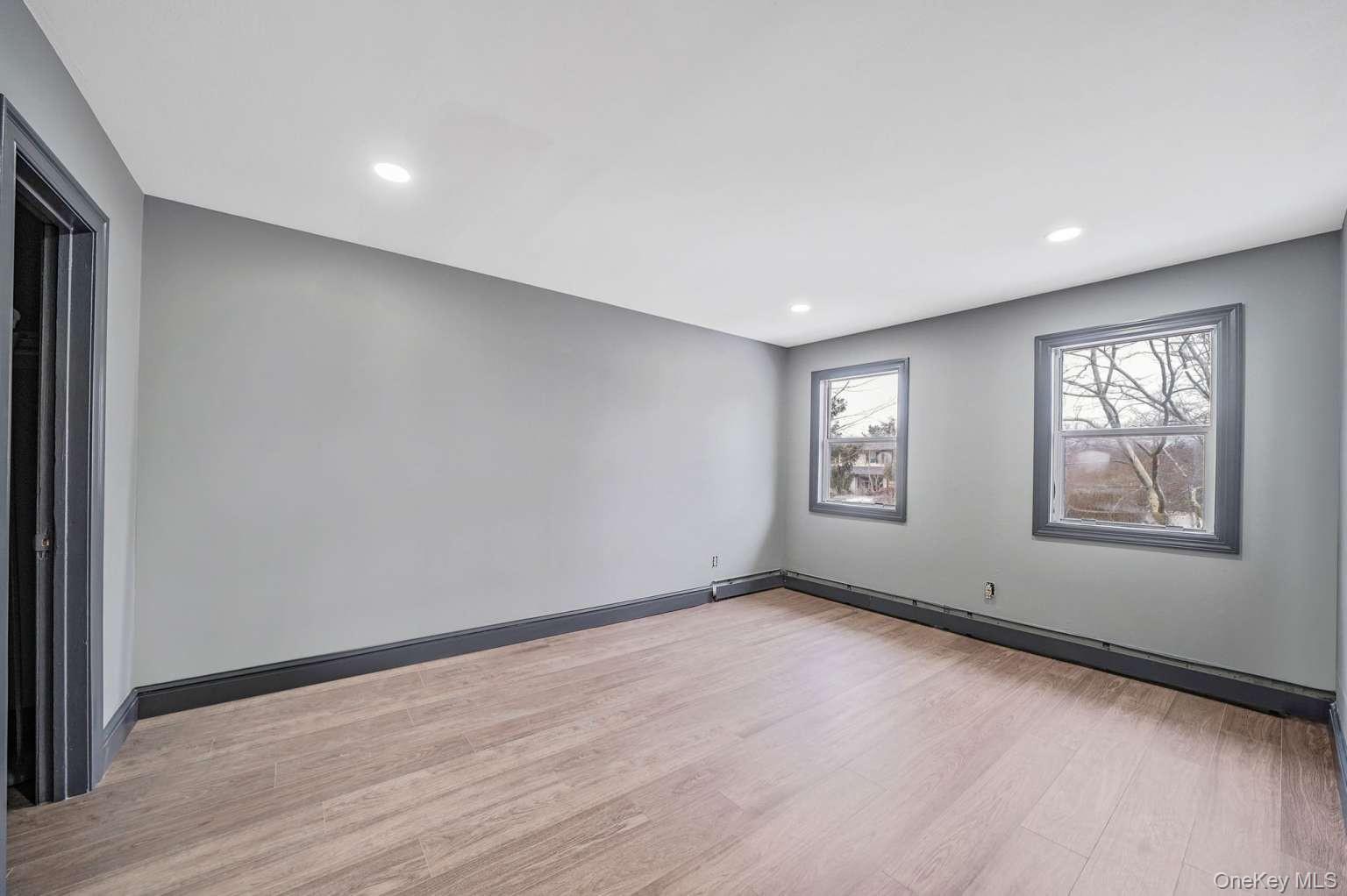 #4 photo, 99 Ontario Street, सफ़ोक काउंटी Port Jefferson , NY 11776