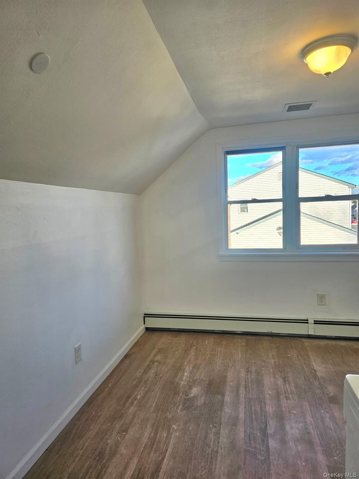 #9 photo, 7 Montgomery Street, Саффолк ‖ Brentwood , NY 11717