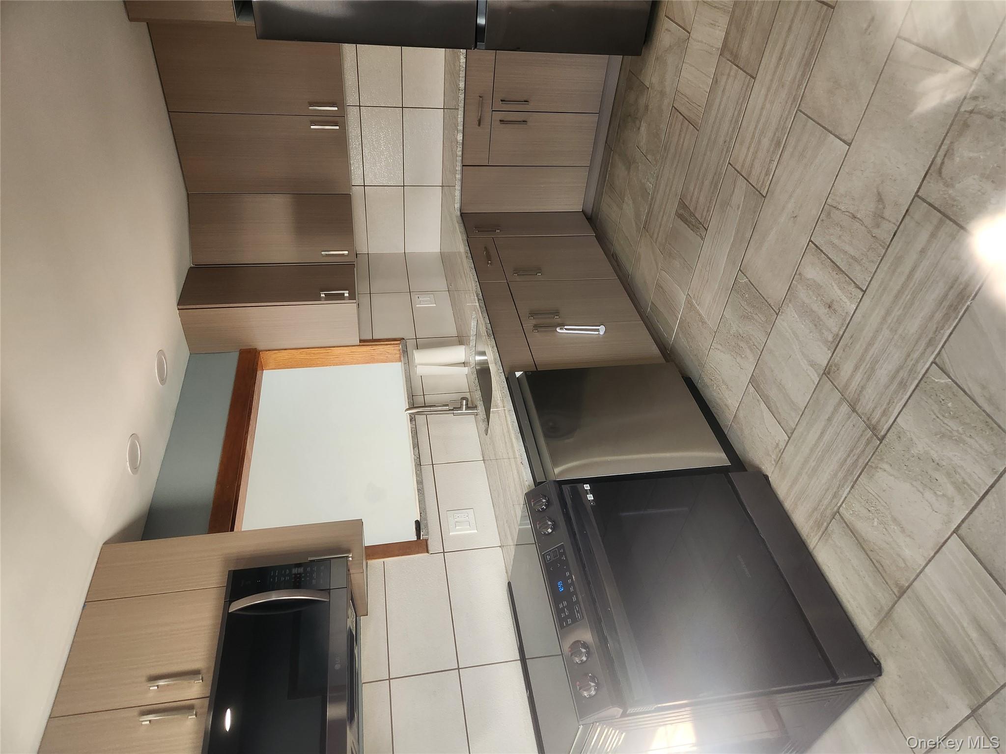 #1 photo, 154 Fallwood Parkway, Farmingdale , NY 11735