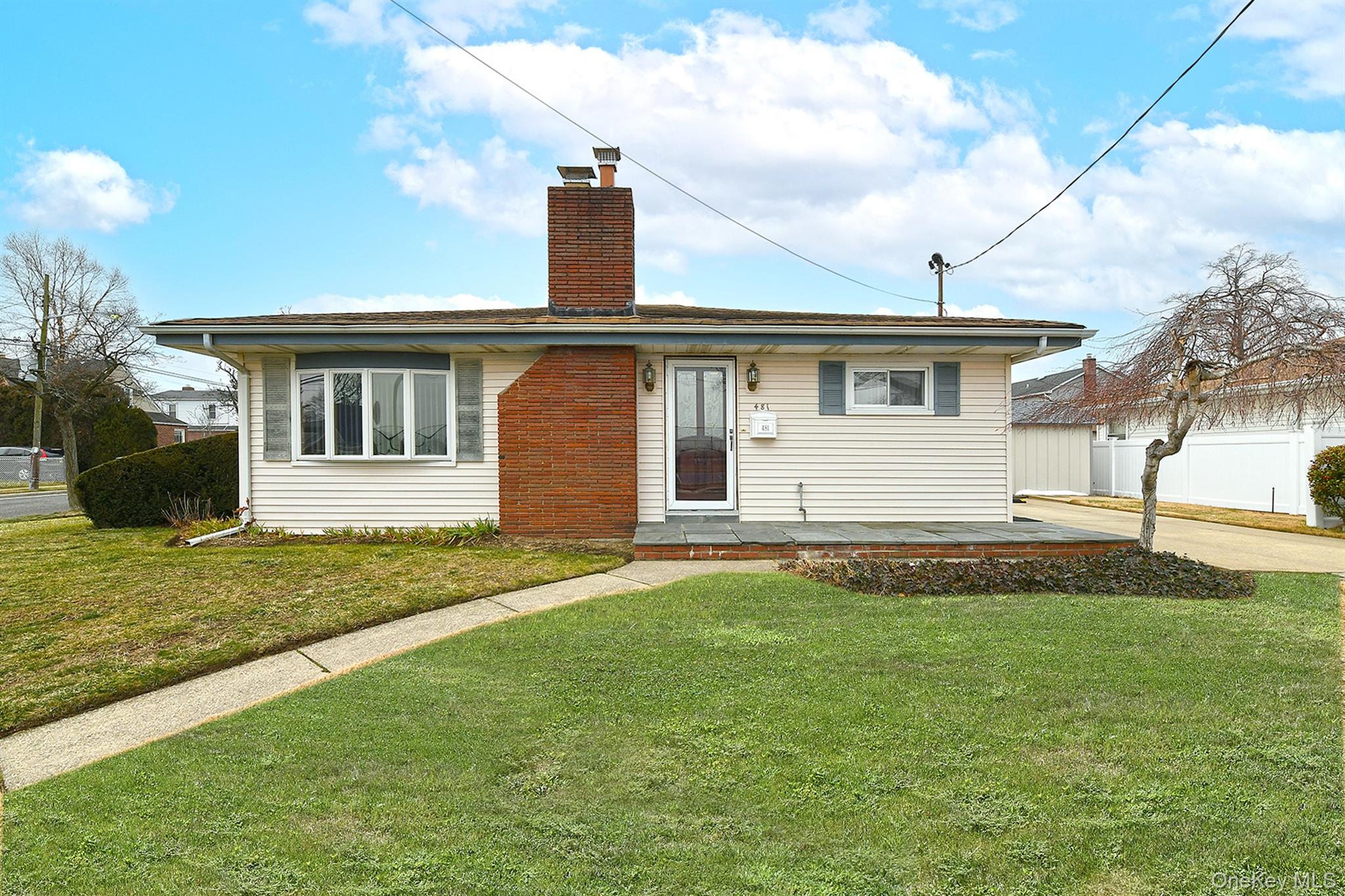 #1 photo, 481 Leonard Boulevard, New Hyde Park , NY 11040