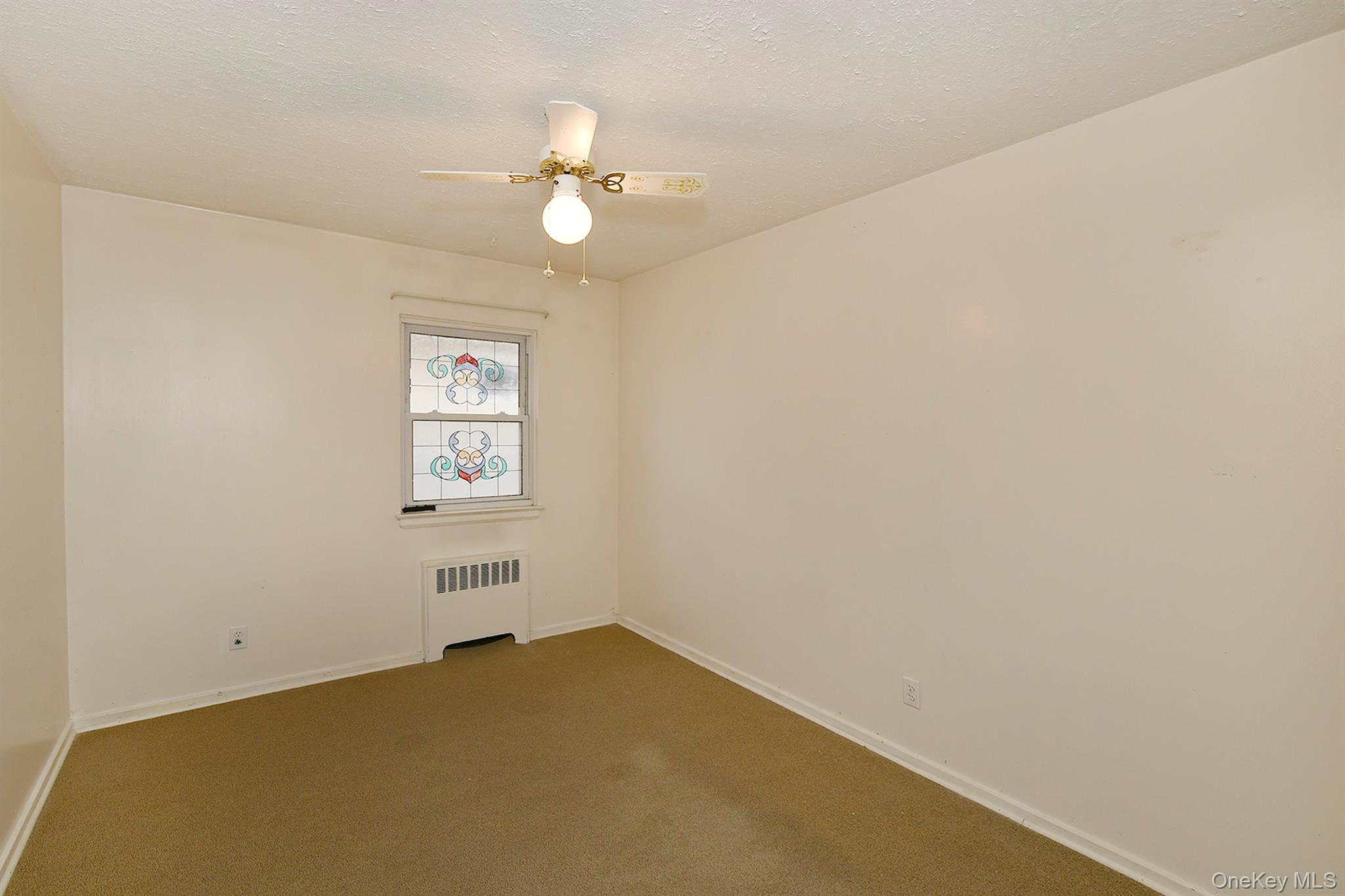 #14 photo, 481 Leonard Boulevard, New Hyde Park , NY 11040