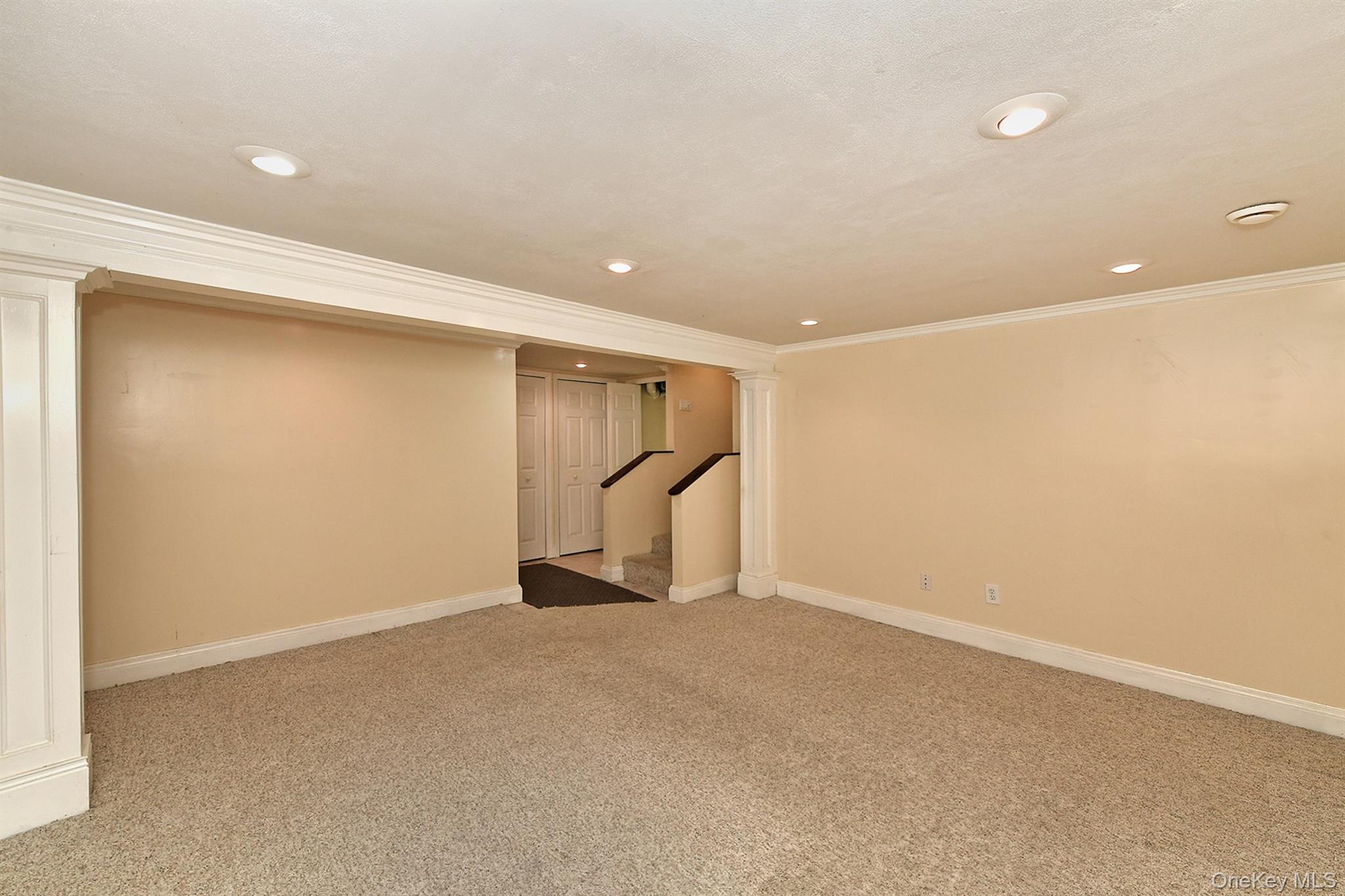 #17 photo, 481 Leonard Boulevard, New Hyde Park , NY 11040