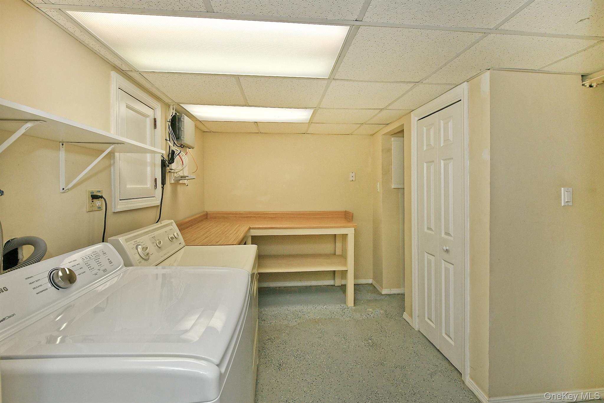 #18 photo, 481 Leonard Boulevard, New Hyde Park , NY 11040