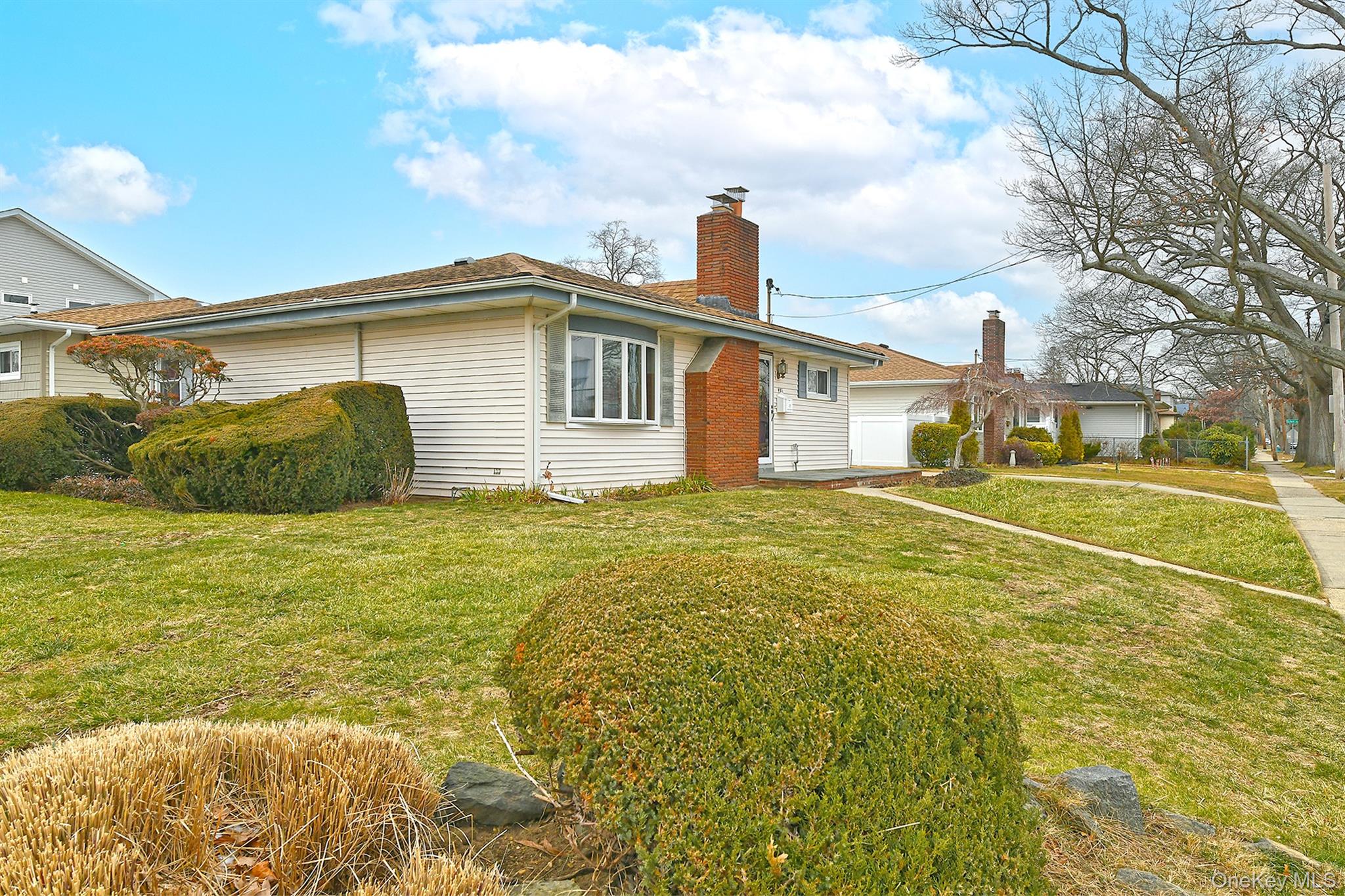 #2 photo, 481 Leonard Boulevard, New Hyde Park , NY 11040