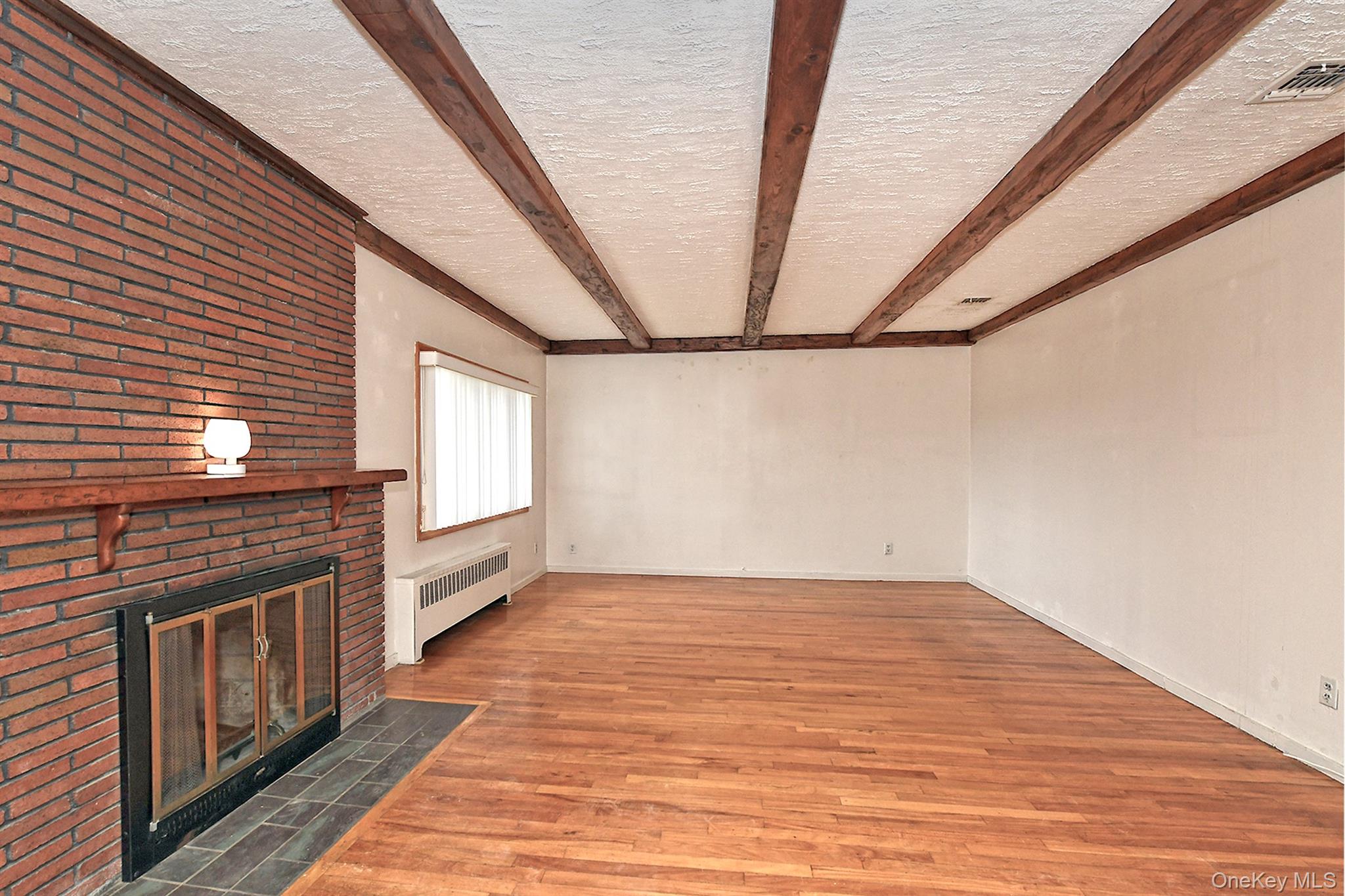 #8 photo, 481 Leonard Boulevard, New Hyde Park , NY 11040