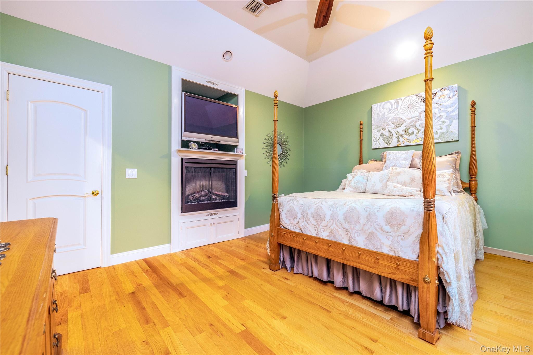 #16 photo, 8611 165th Avenue, Howard Beach , NY 11414