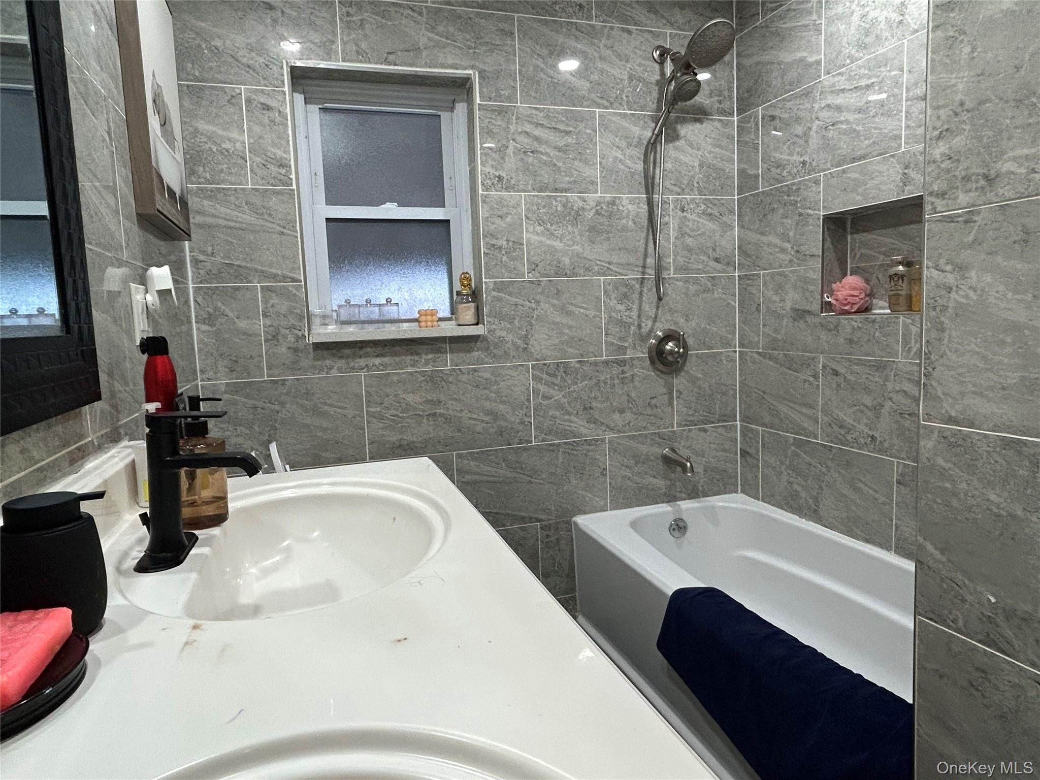 #13 photo, 17 Molyneaux Road, Valley Stream , NY 11580