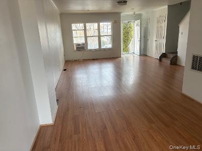 #1 photo, 1601 Johnson Avenue, מחוז נסאו Elmont , NY 11003