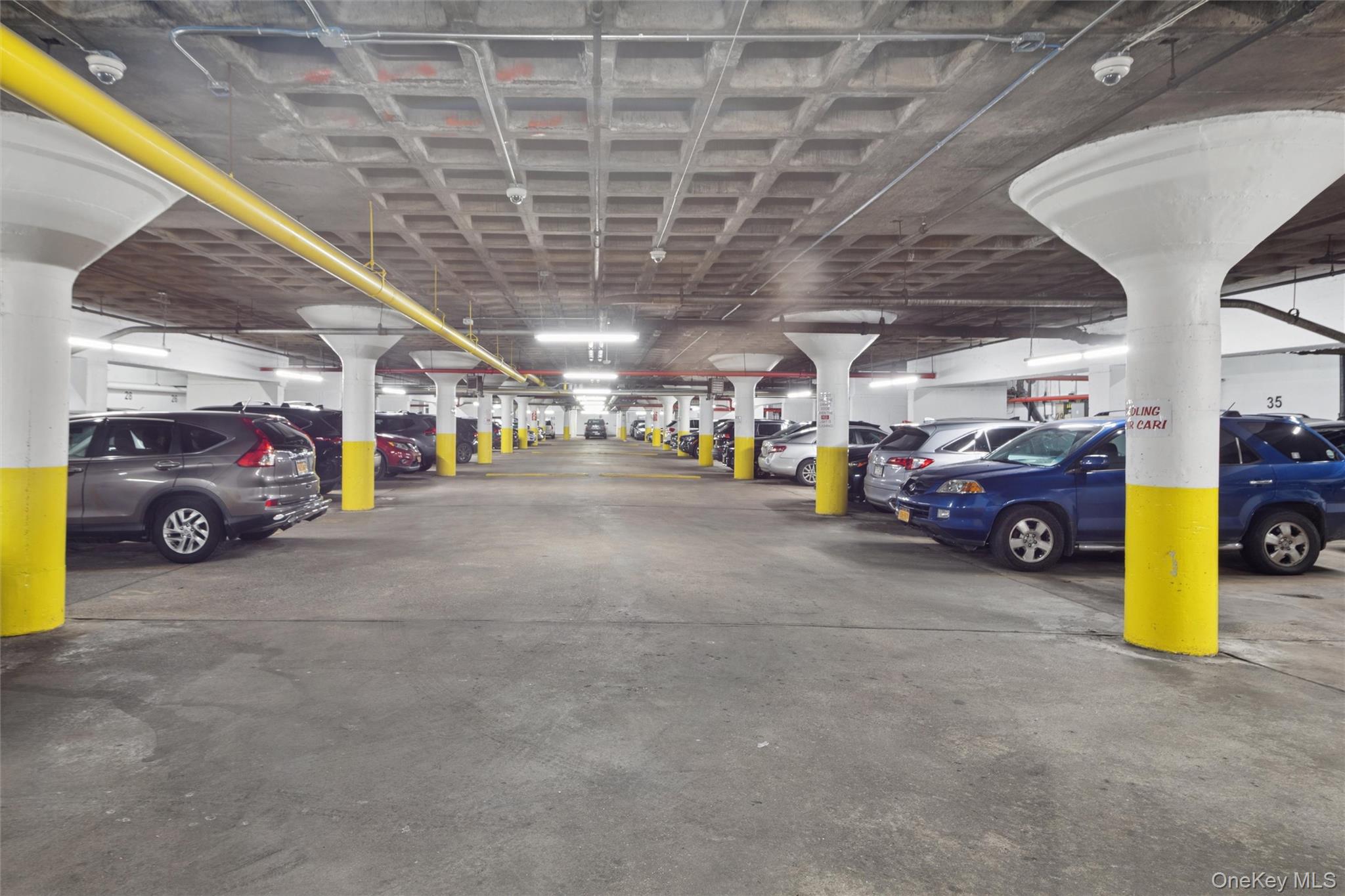 #12 photo, 32-40 92nd Street, Куинс ‖ East Elmhurst , NY 11369