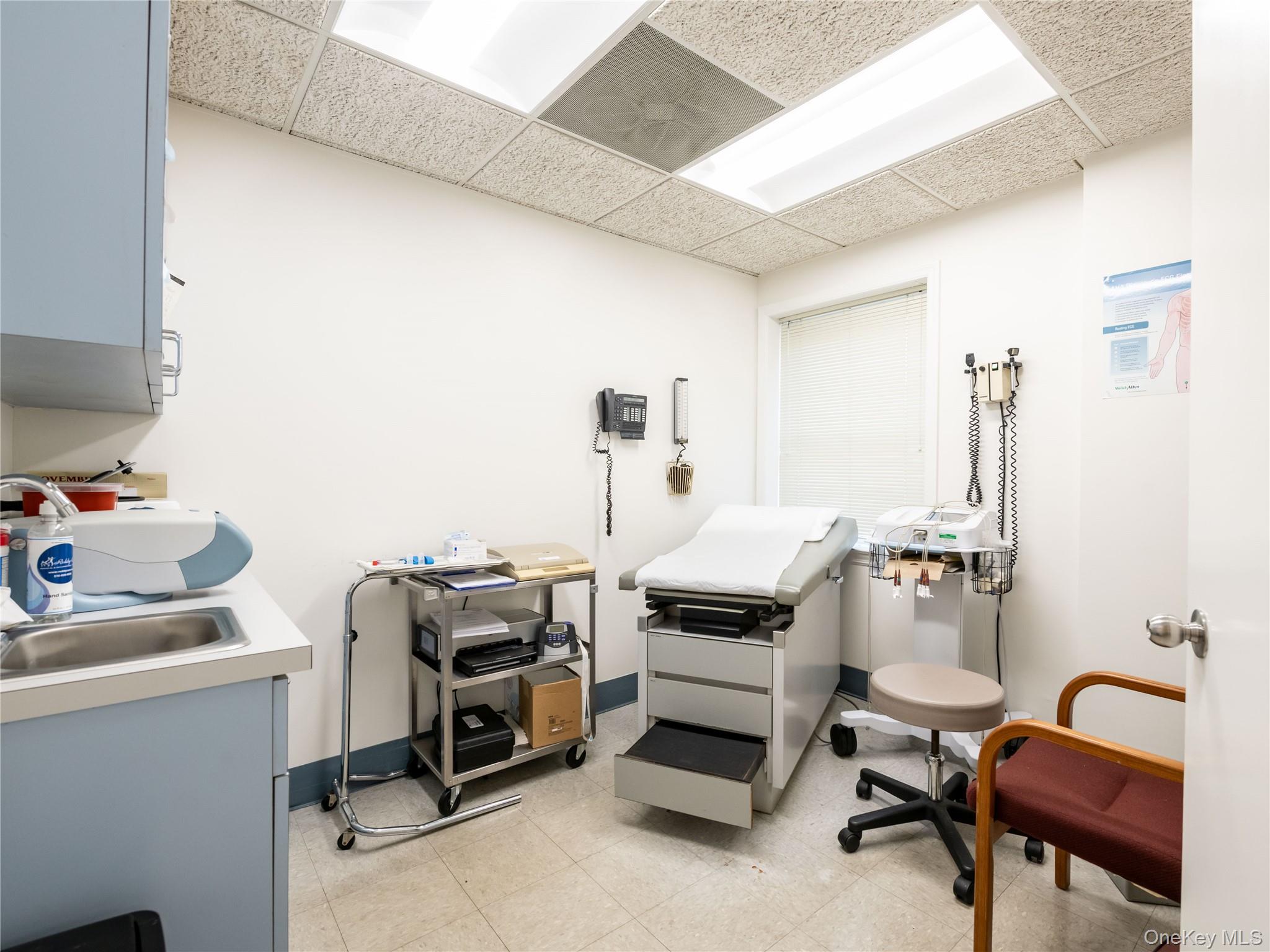 #11 photo, 450 Plandome Road, नासाउ काउंटी Manhasset , NY 11030