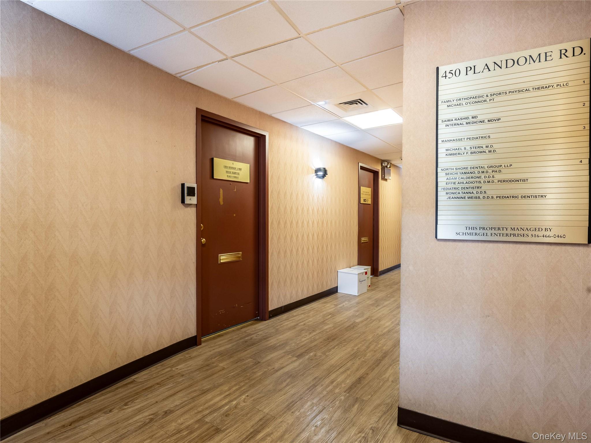 #14 photo, 450 Plandome Road, नासाउ काउंटी Manhasset , NY 11030