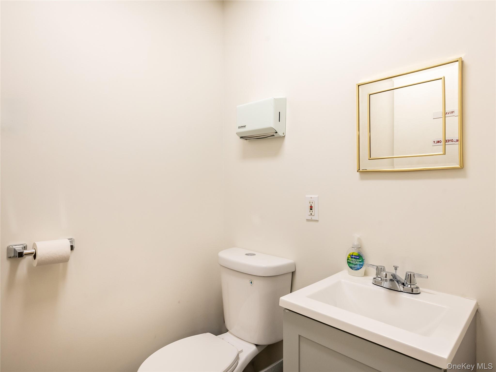 #6 photo, 450 Plandome Road, नासाउ काउंटी Manhasset , NY 11030