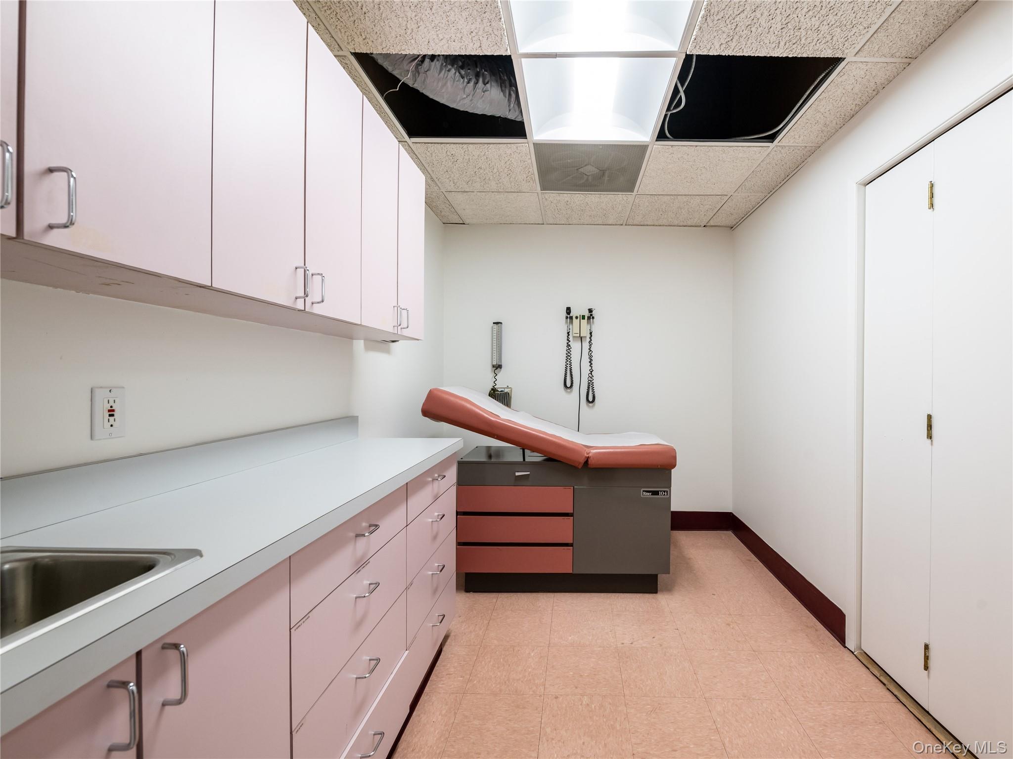 #7 photo, 450 Plandome Road, नासाउ काउंटी Manhasset , NY 11030