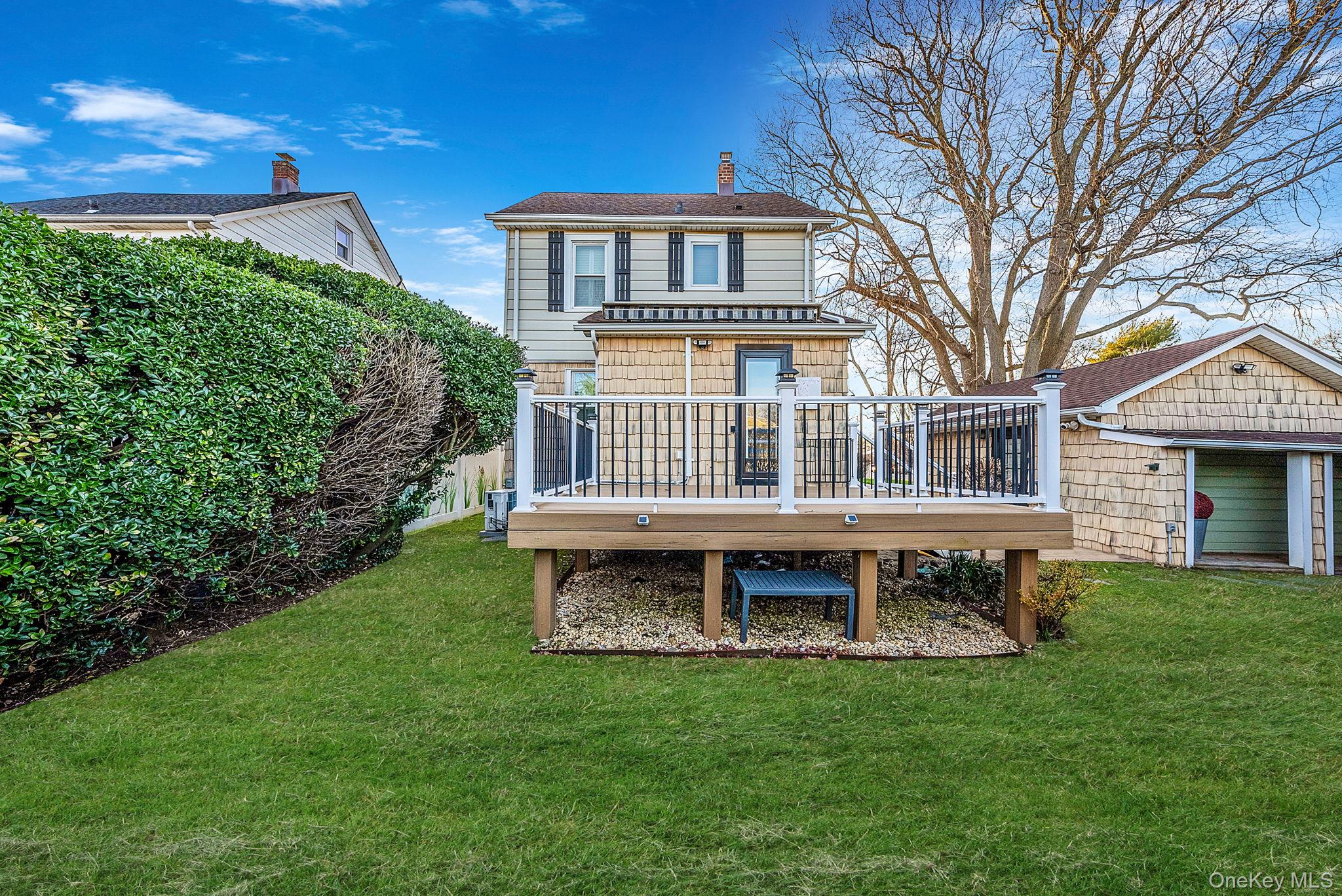 #11 photo, 32 Everett, Lynbrook , NY 11563