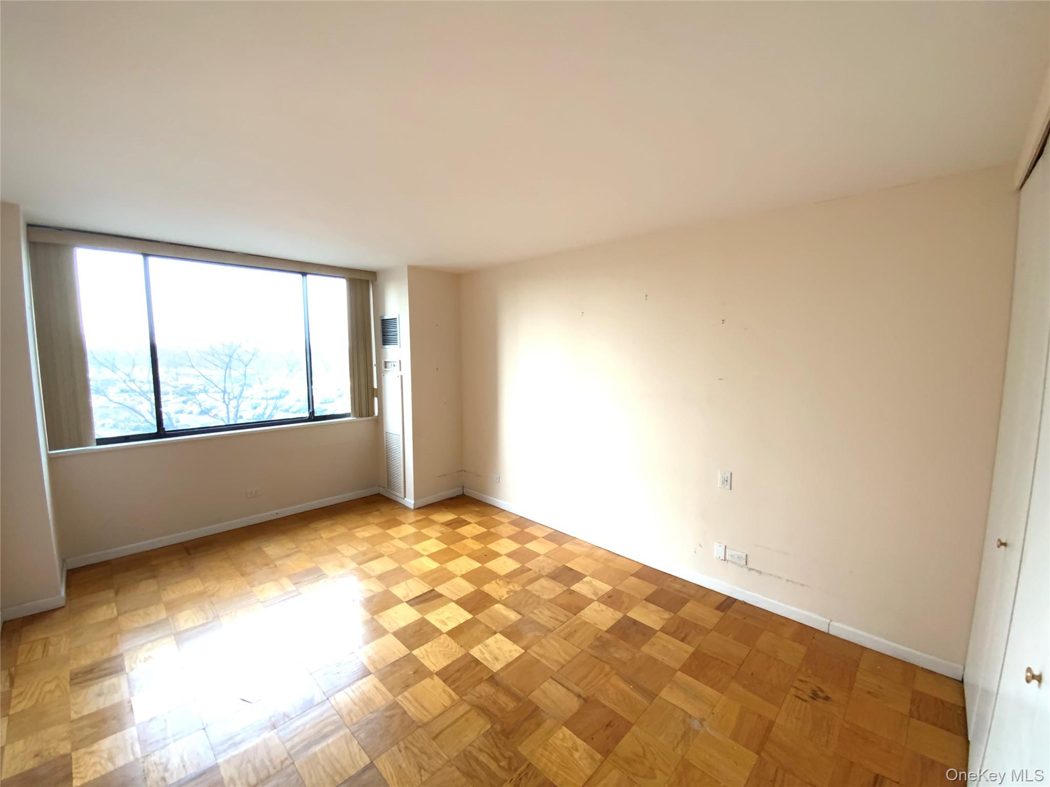 #13 photo, 27110 Grand Central Parkway, Floral Park , NY 11005