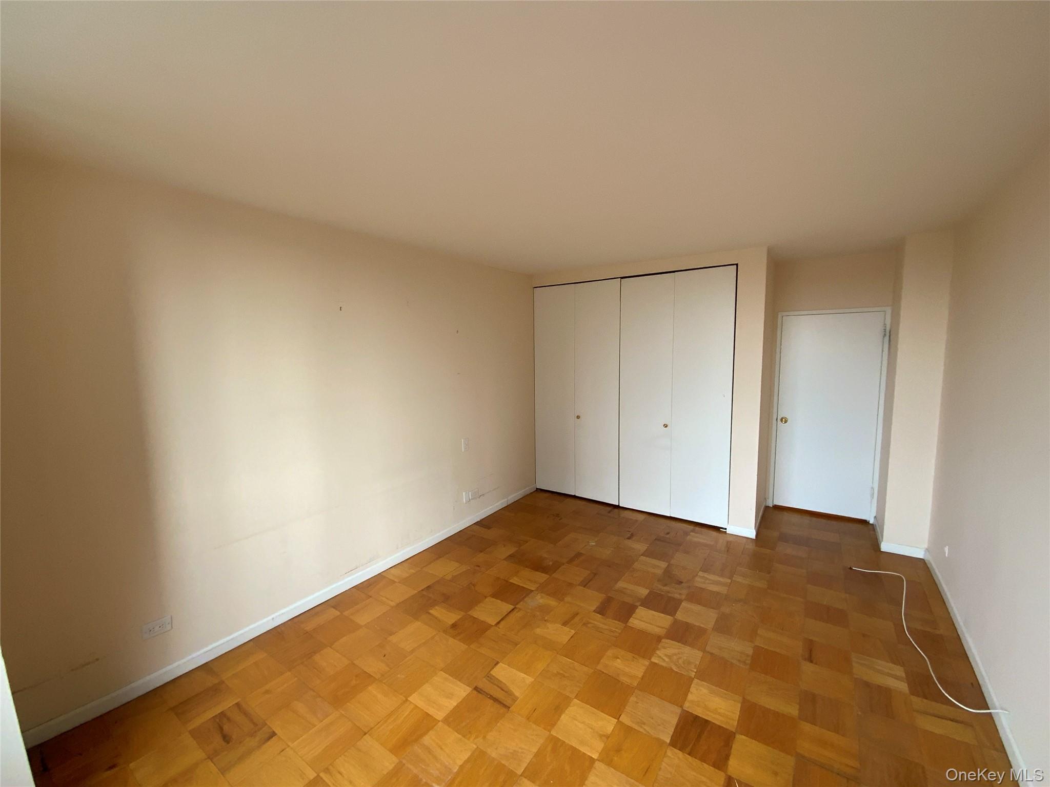 #15 photo, 27110 Grand Central Parkway, Floral Park , NY 11005