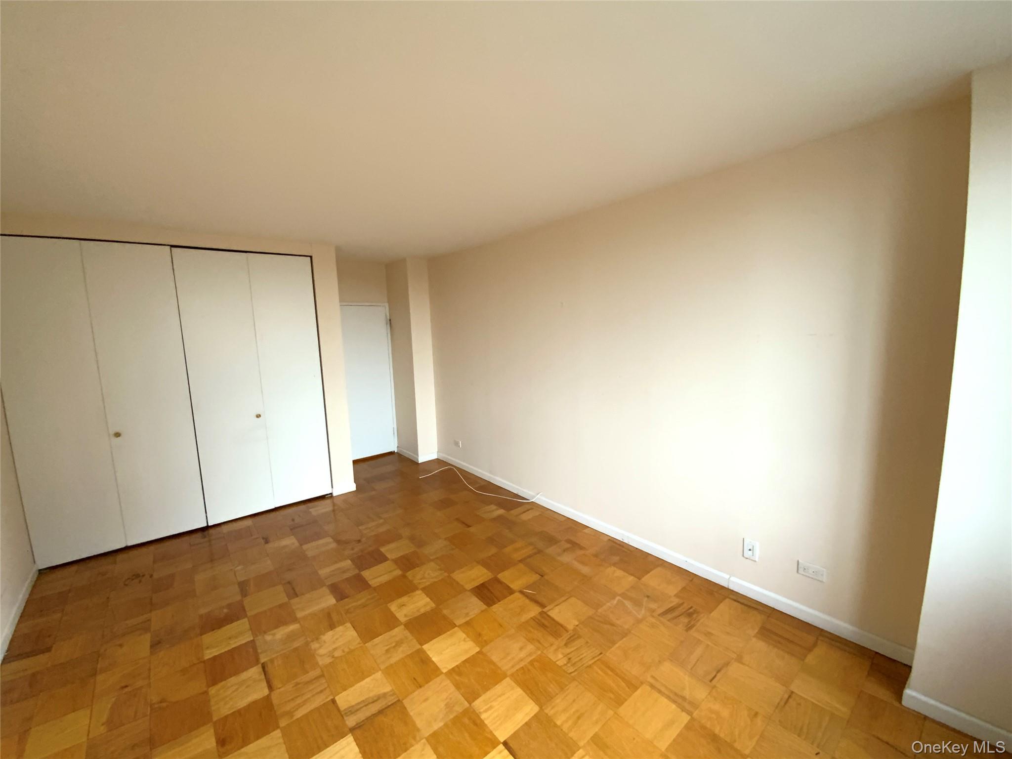 #16 photo, 27110 Grand Central Parkway, Floral Park , NY 11005