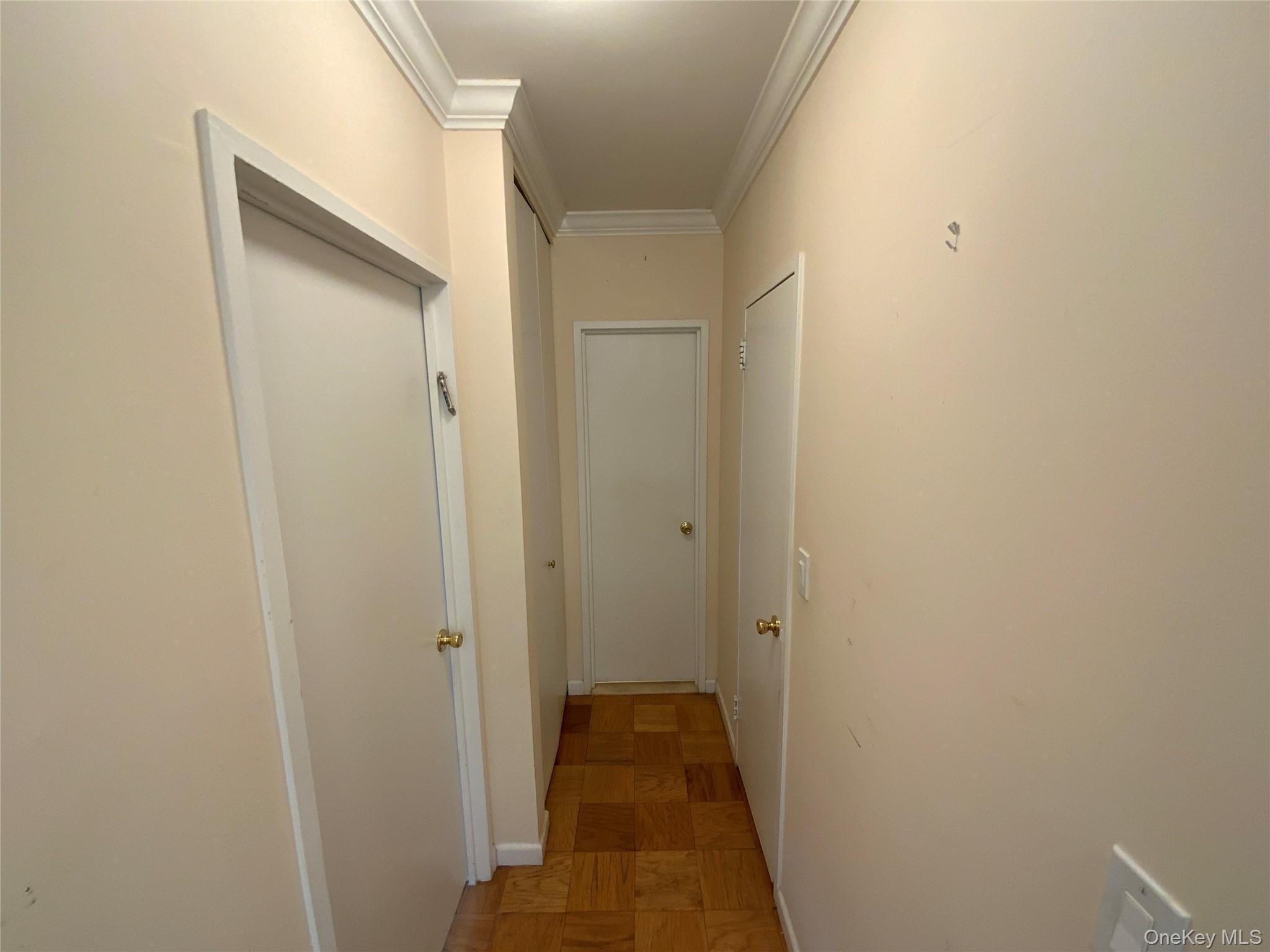 #17 photo, 27110 Grand Central Parkway, Floral Park , NY 11005