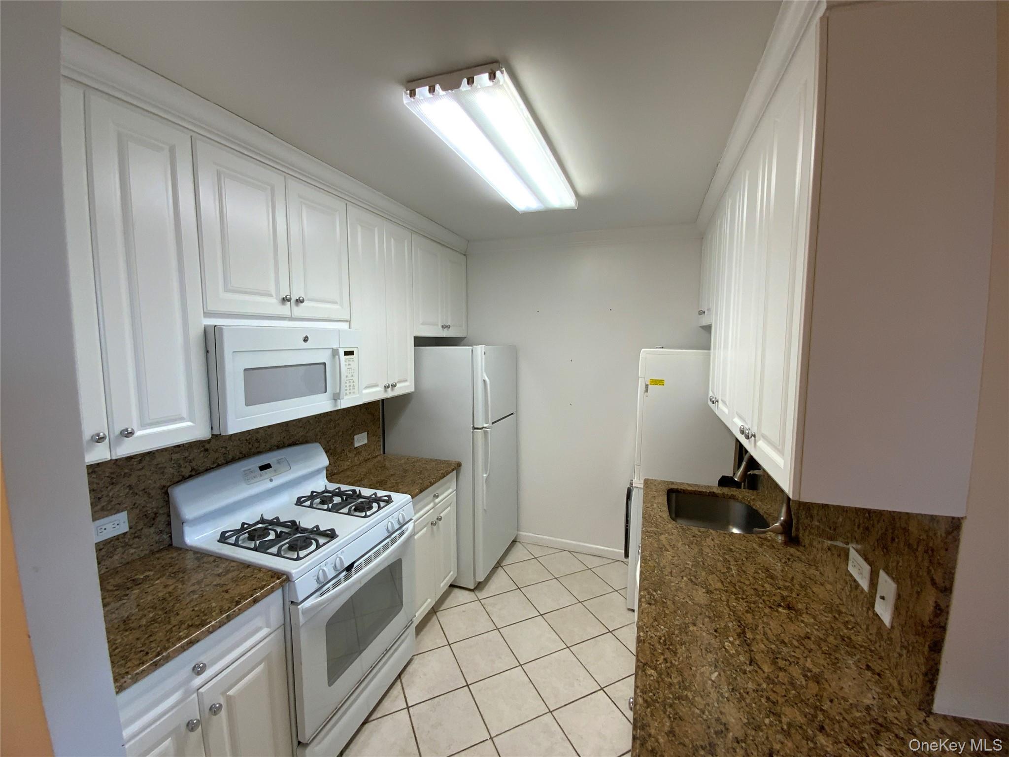 #9 photo, 27110 Grand Central Parkway, Floral Park , NY 11005