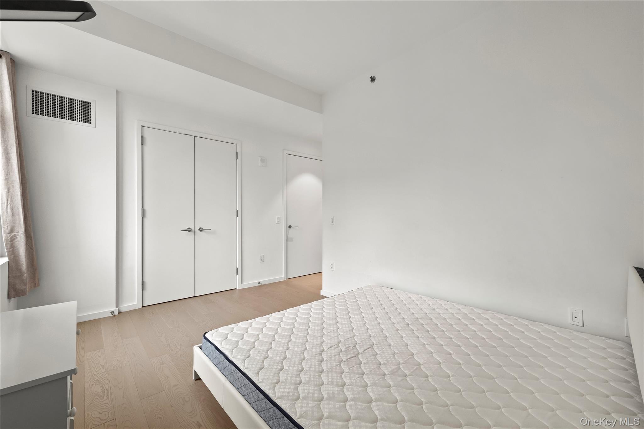 #14 photo, 133-27 39th Avenue, Flushing , NY 11354