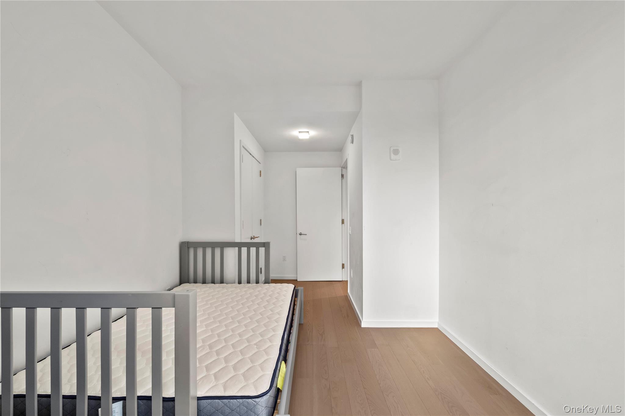 #18 photo, 133-27 39th Avenue, Flushing , NY 11354