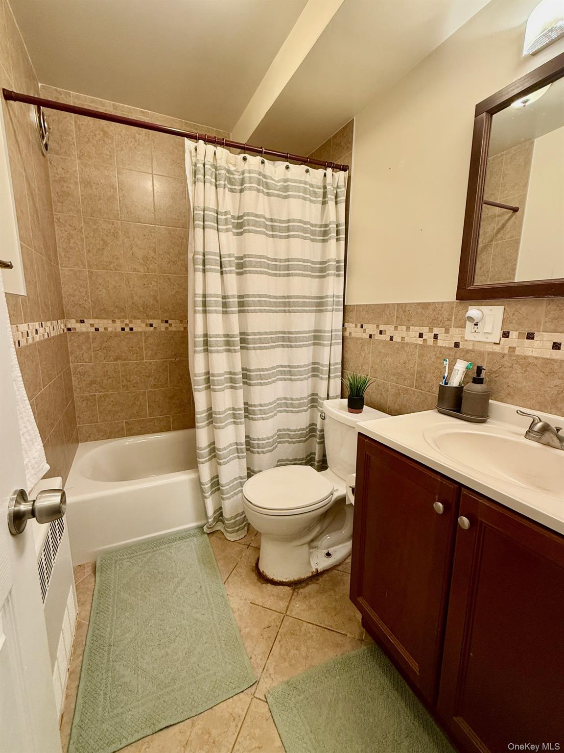 #11 photo, 21-22 Clintonville Street, Whitestone , NY 11357